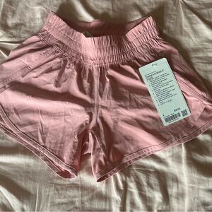 Lululemon Tracker LR Short 4”